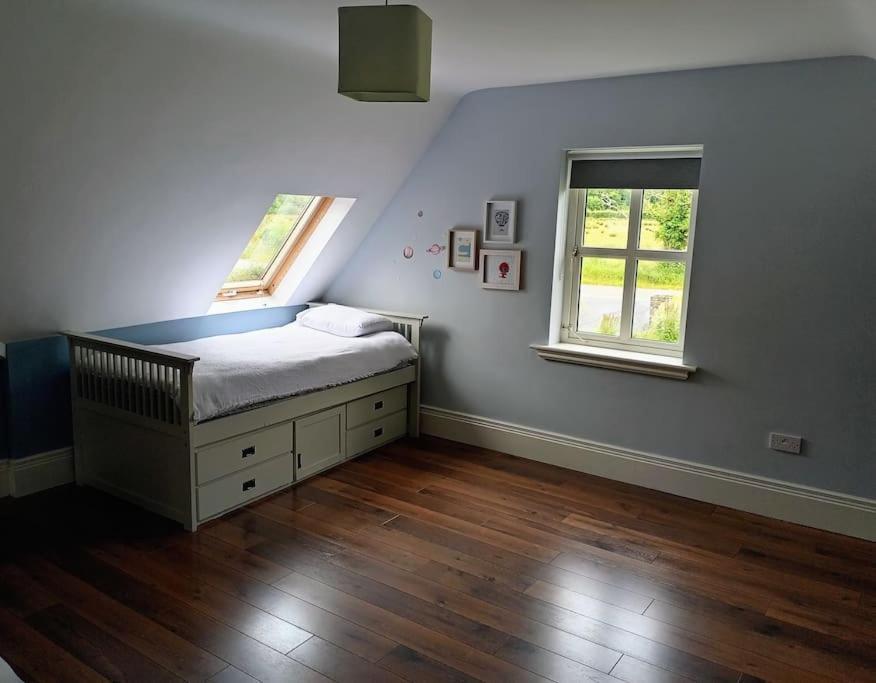 Conveniently Located House To Enjoy All Of Kerry トラリー エクステリア 写真