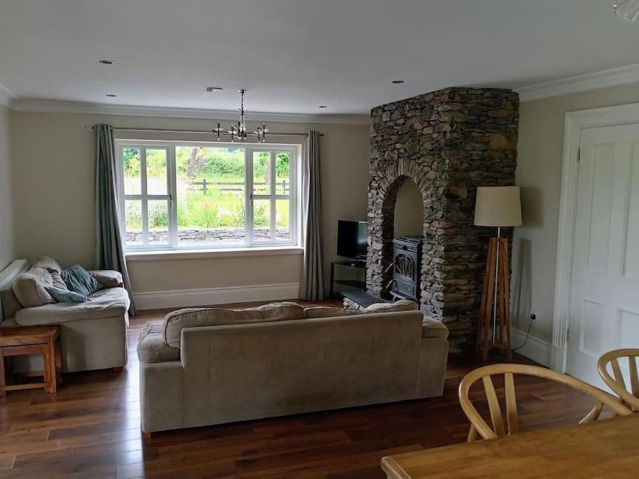 Conveniently Located House To Enjoy All Of Kerry トラリー エクステリア 写真
