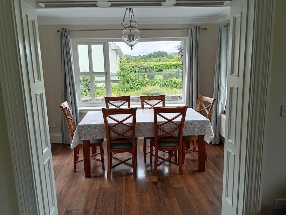 Conveniently Located House To Enjoy All Of Kerry トラリー エクステリア 写真